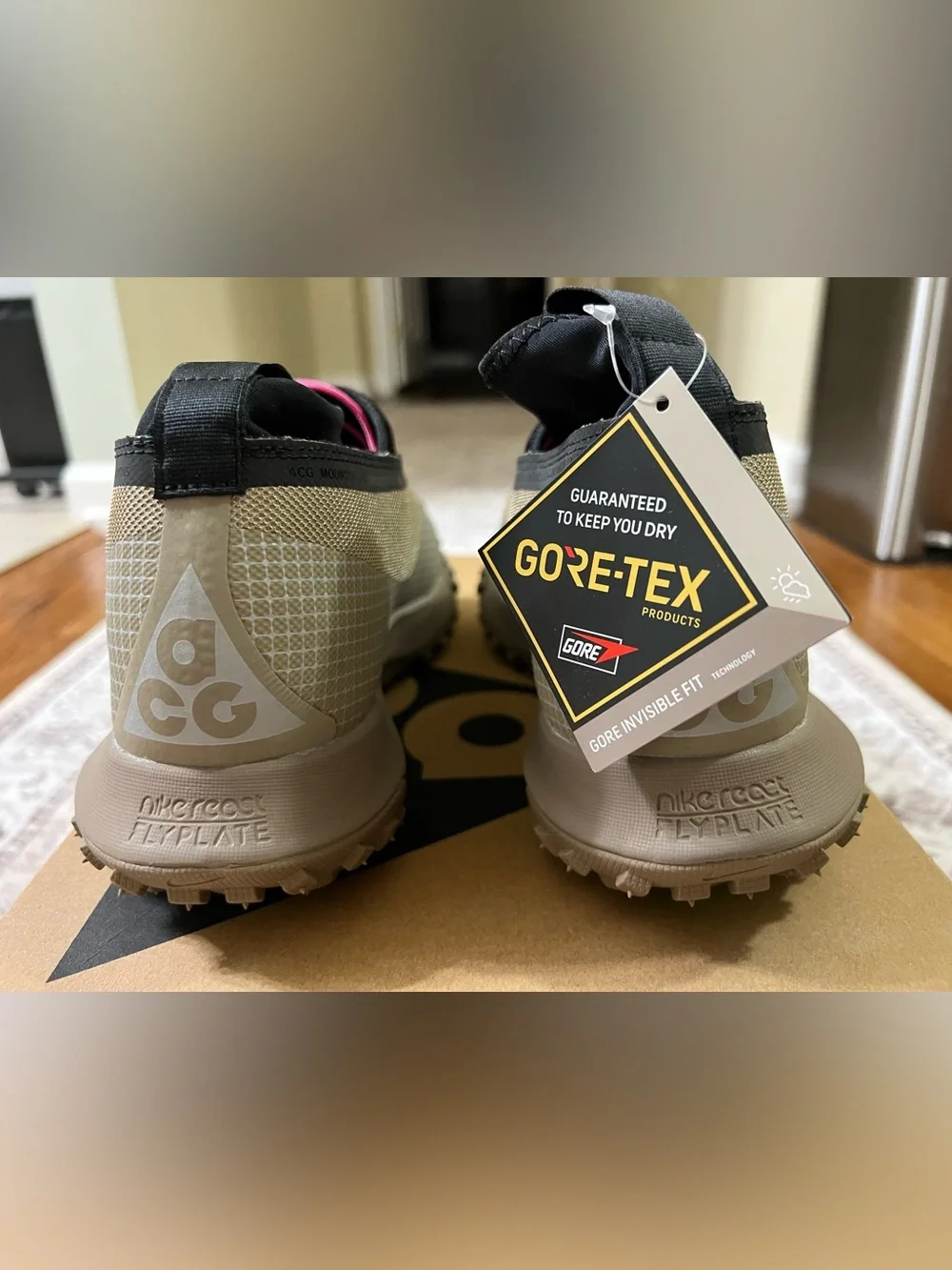 Nike ACG Mountain Fly GORE-TEX Khaki